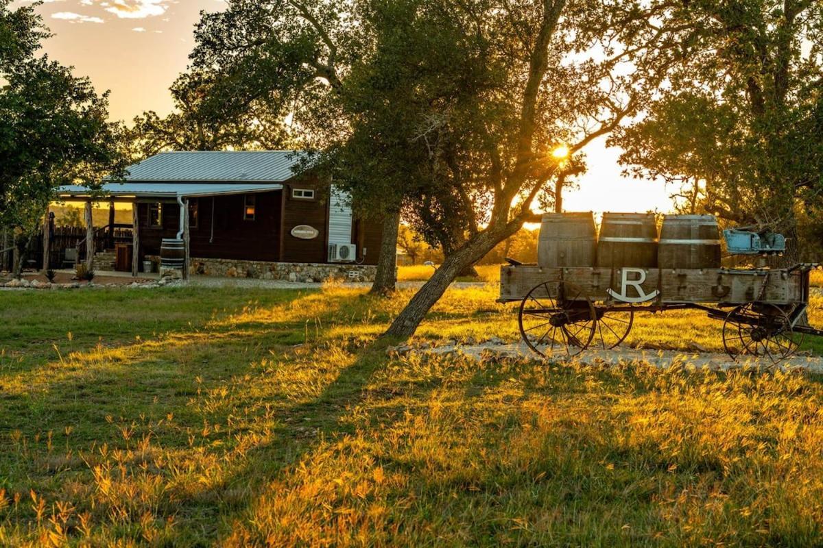 Rockin' R - Morning Star Cabin フレデリックスバーグ エクステリア 写真